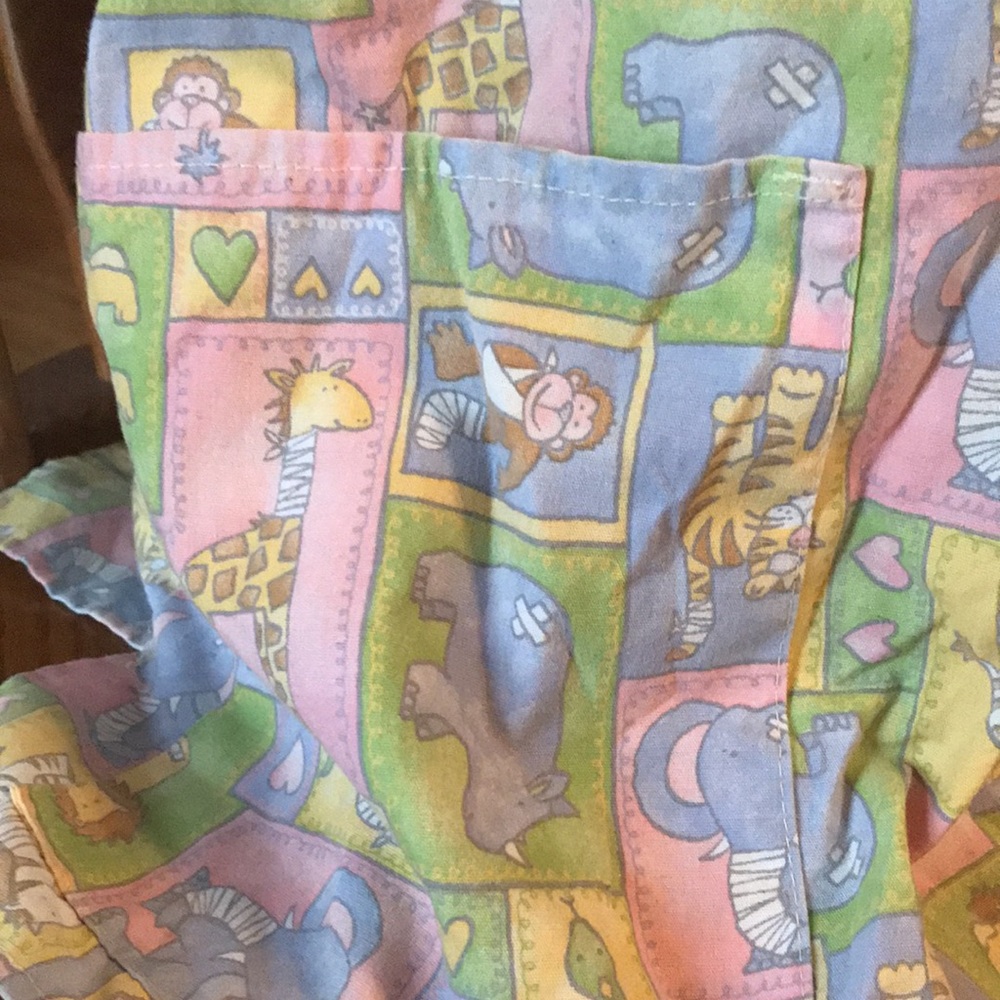 Scrub top - Picture 4 of 5